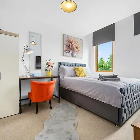 Central Piccadilly Luxury Three Bedroom Apartment Manchester Exterior photo